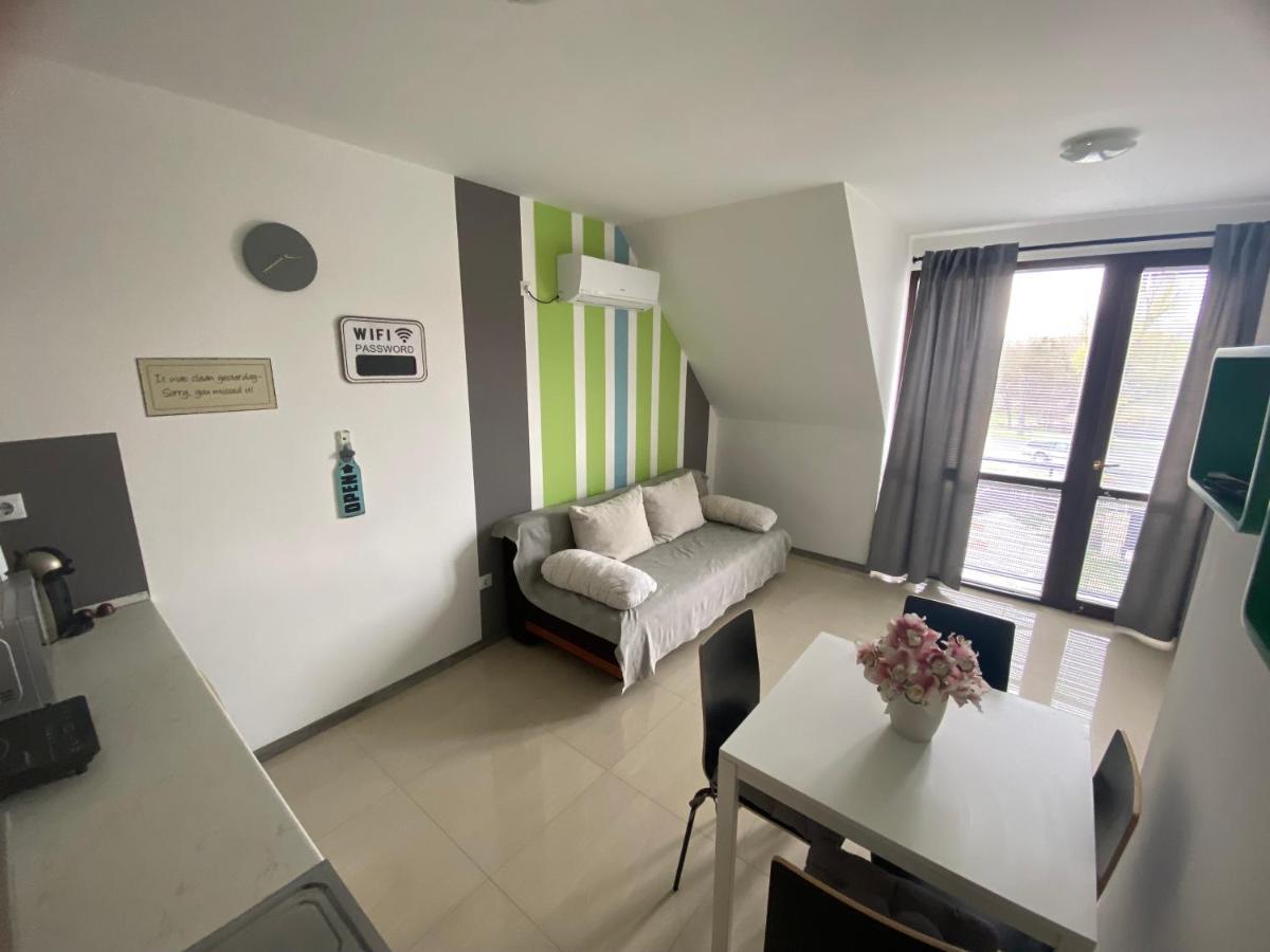 Appartement Lexi Family Apartman à Hajdúszoboszló Extérieur photo